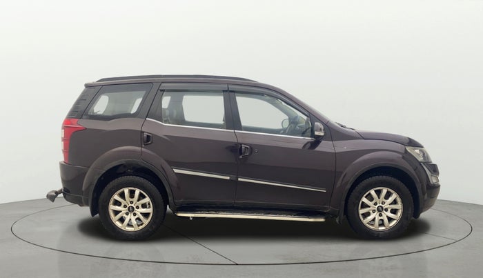 2015 Mahindra XUV500 W10, Diesel, Manual, 77,461 km, Right Side View