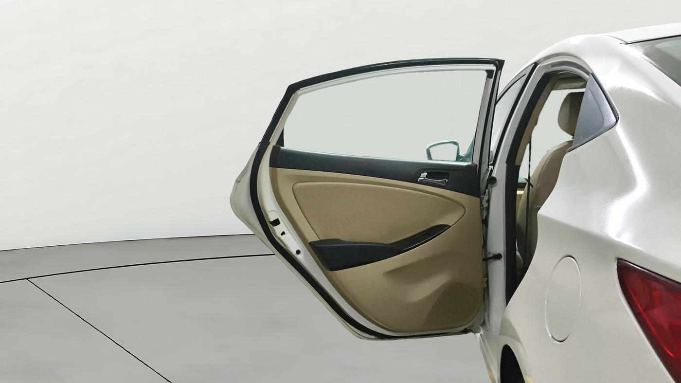 2013 Hyundai Verna FLUIDIC 1.6 VTVT SX, CNG, Manual, 93,983 km, LHS Rear Door