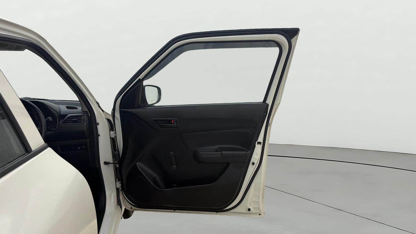 2024 Maruti Swift LXI, Petrol, Manual, 13,029 km, RHS Front Door
