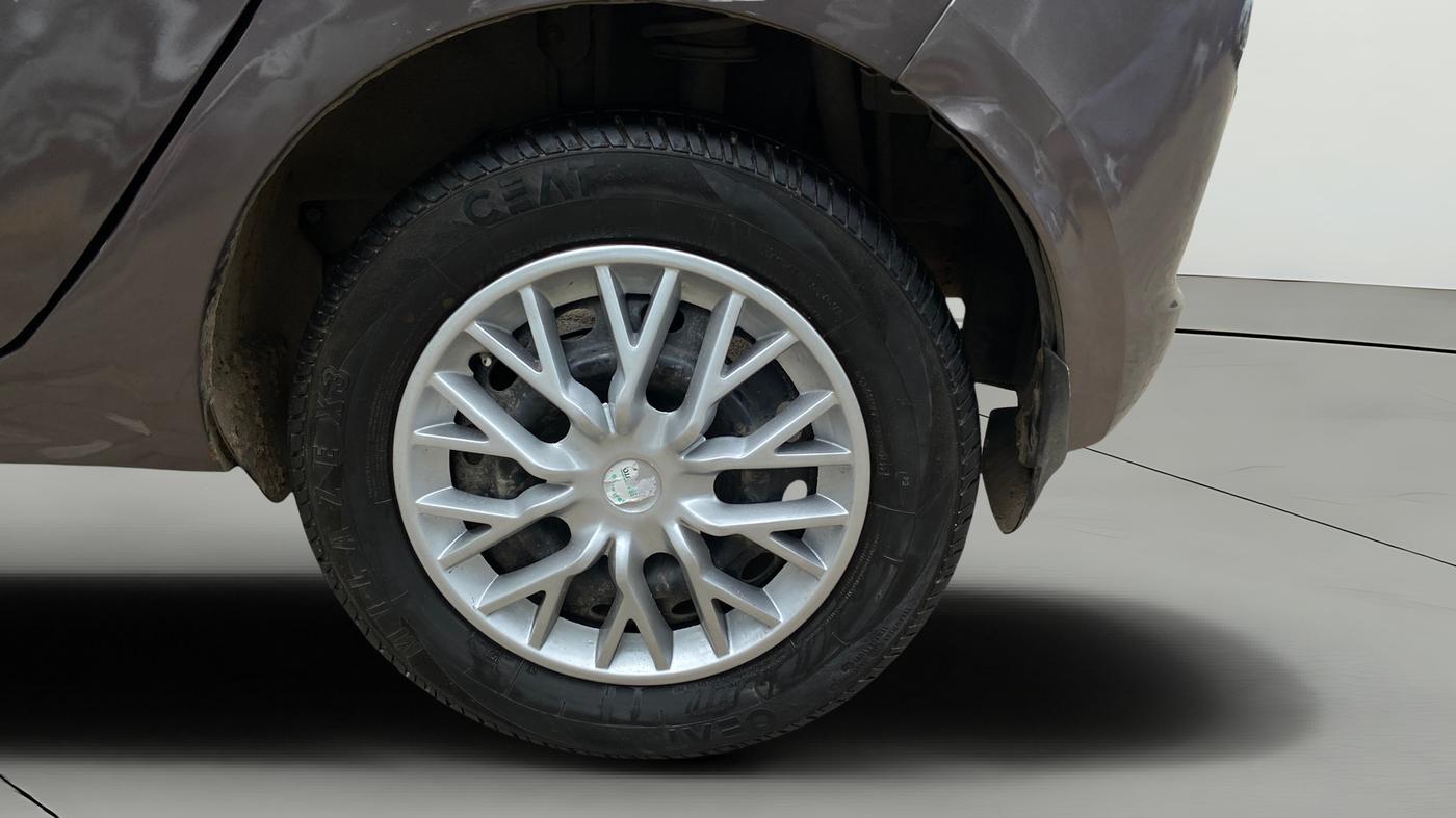 2017 Tata Tiago XT PETROL, Petrol, Manual, 74,764 km, Left Rear Wheel