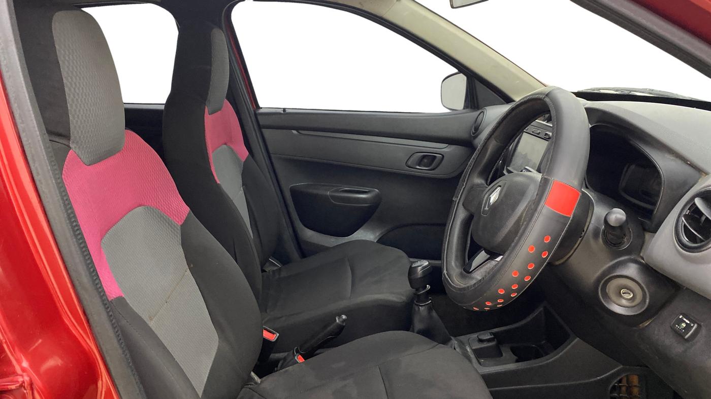 2018 Renault Kwid RXT 0.8, CNG, Manual, 1,24,087 km, Right Side Front Door Cabin