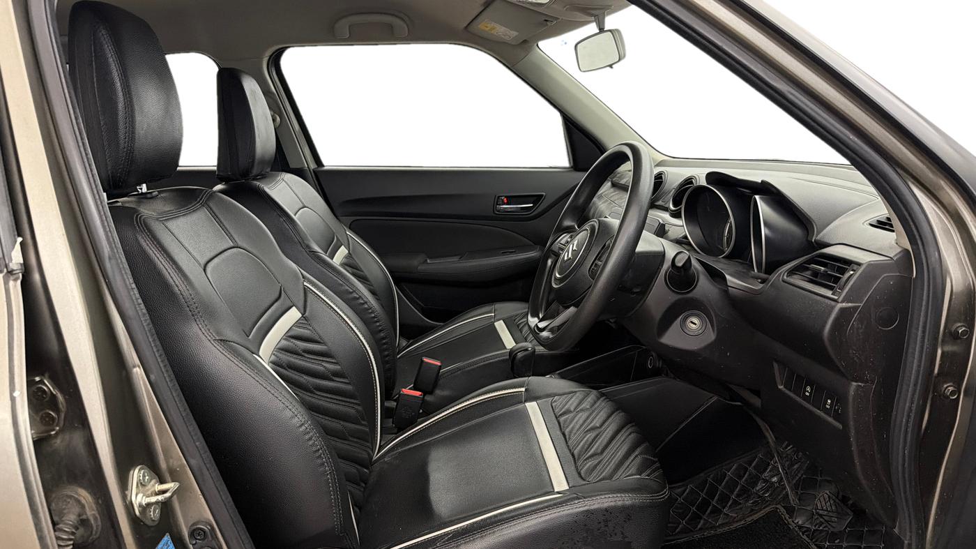 2021 Maruti Swift VXI AMT, Petrol, Automatic, 44,956 km, Right Side Front Door Cabin
