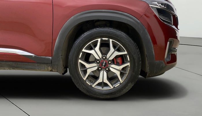 2021 KIA SELTOS GTX PLUS AT 1.5 DIESEL, Diesel, Automatic, 1,18,050 km, Right Front Wheel