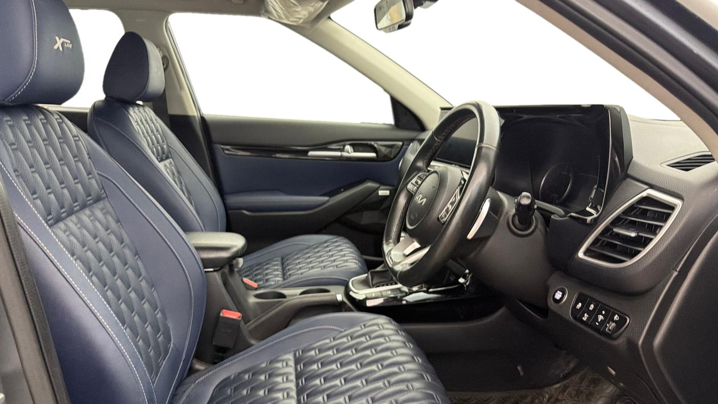 2023 KIA SELTOS X LINE 1.5 DIESEL AT, Diesel, Automatic, 65,976 km, Right Side Front Door Cabin