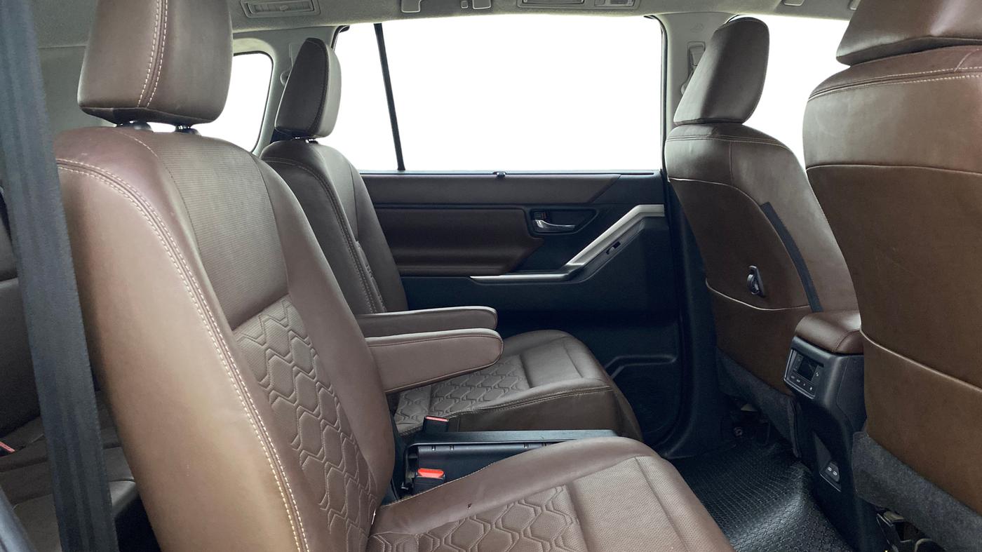 2024 Toyota INNOVA HYCROSS ZX HYBRID 7 STR, Hybrid, Automatic, 3,625 km, Right Side Rear Door Cabin