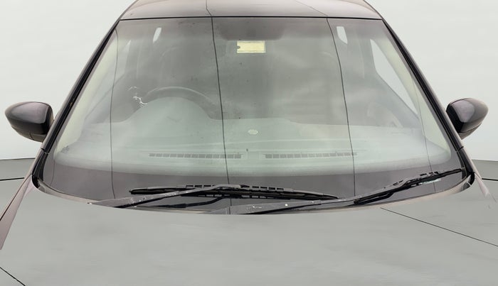 2014 Volkswagen Polo HIGHLINE1.2L, Petrol, Manual, 55,295 km, Front Windshield