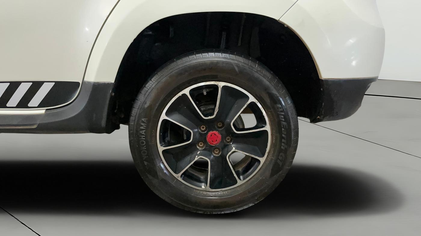 2021 Renault Duster RXS 1.5 PETROL MT, Petrol, Manual, 52,200 km, Left Rear Wheel