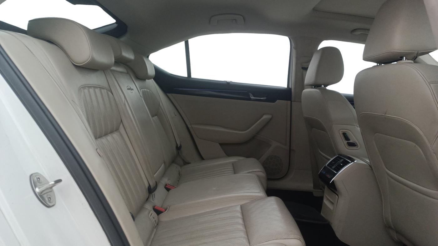 2017 Skoda Superb L&K 1.8 TSI AT, Petrol, Automatic, 80,121 km, Right Side Rear Door Cabin
