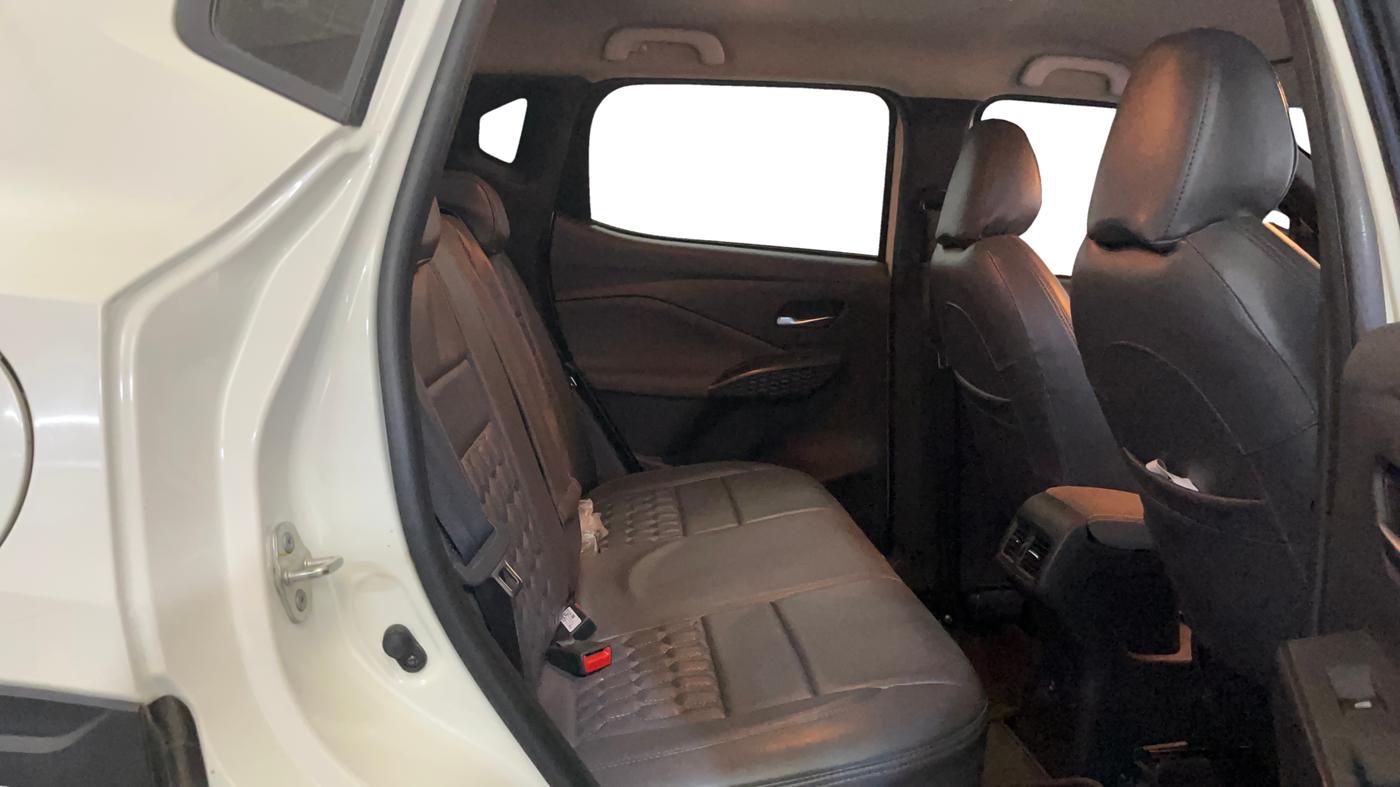 2025 Nissan MAGNITE N-Connecta B4D 1.0 Petrol AMT, Petrol, Automatic, 9,435 km, Right Side Rear Door Cabin