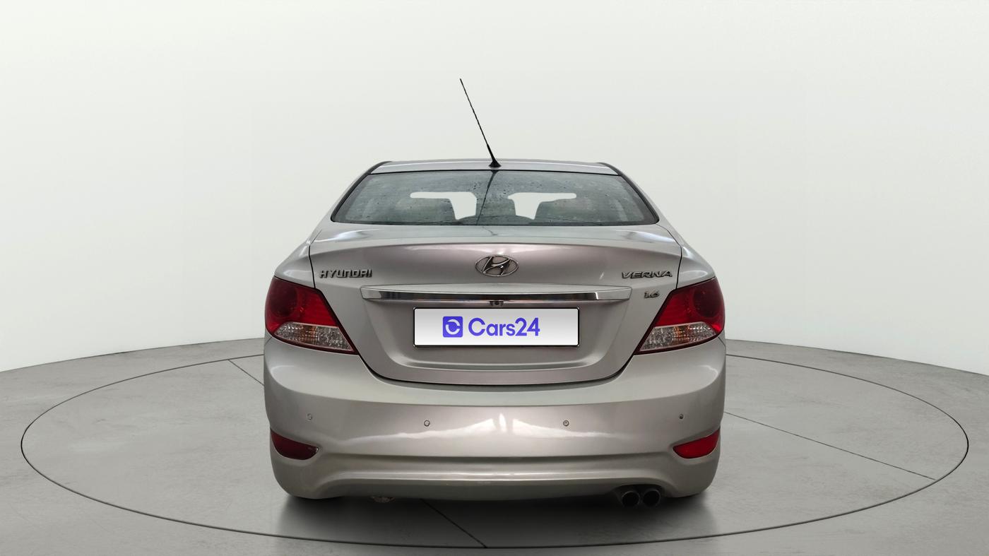 2013 Hyundai Verna FLUIDIC 1.6 CRDI SX, Diesel, Manual, 95,225 km, Back/Rear