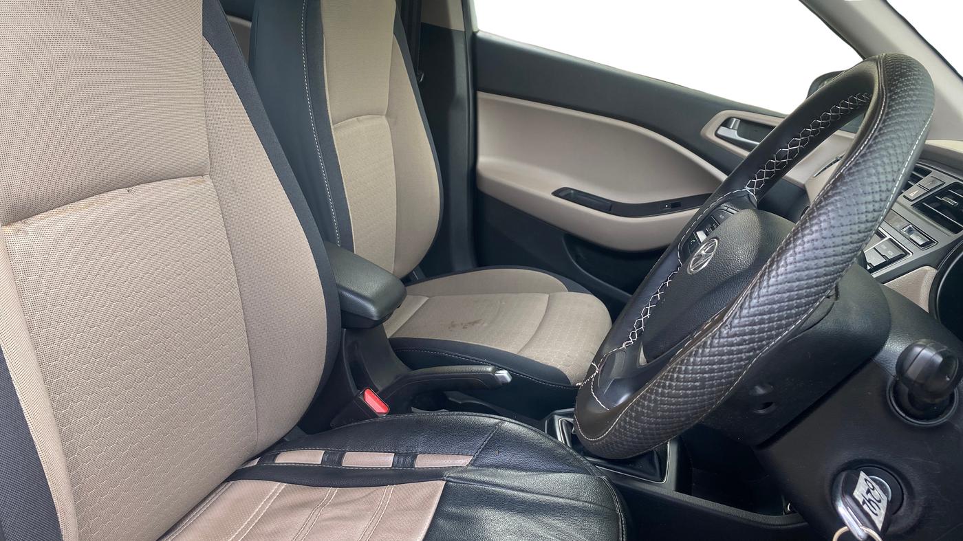 2015 Hyundai Elite i20 MAGNA 1.2, Petrol, Manual, 33,459 km, Right Side Front Door Cabin