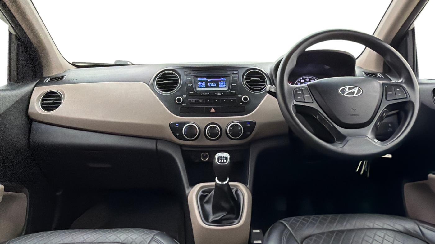 2016 Hyundai Grand i10 SPORTZ 1.2 KAPPA VTVT, Petrol, Manual, 51,598 km, Dashboard