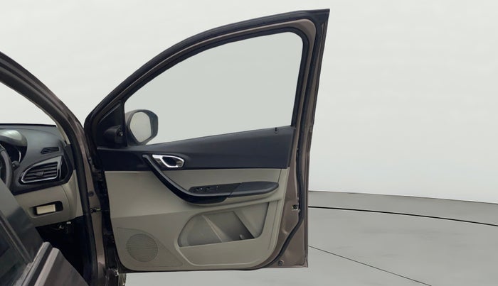 2018 Tata Tiago XZ PETROL, Petrol, Manual, 30,975 km, RHS Front Door