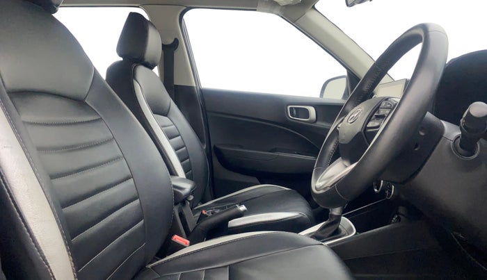 2020 Hyundai VENUE SX PLUS 1.0 TURBO DCT, Petrol, Automatic, 1,07,678 km, Right Side Front Door Cabin