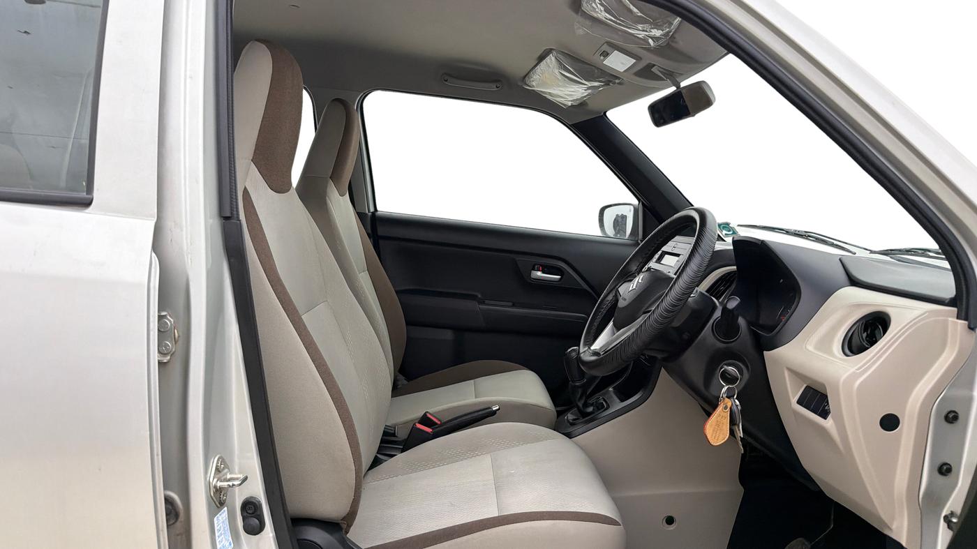 2022 Maruti New Wagon-R VXI (O) 1.0, Petrol, Manual, 18,267 km, Right Side Front Door Cabin