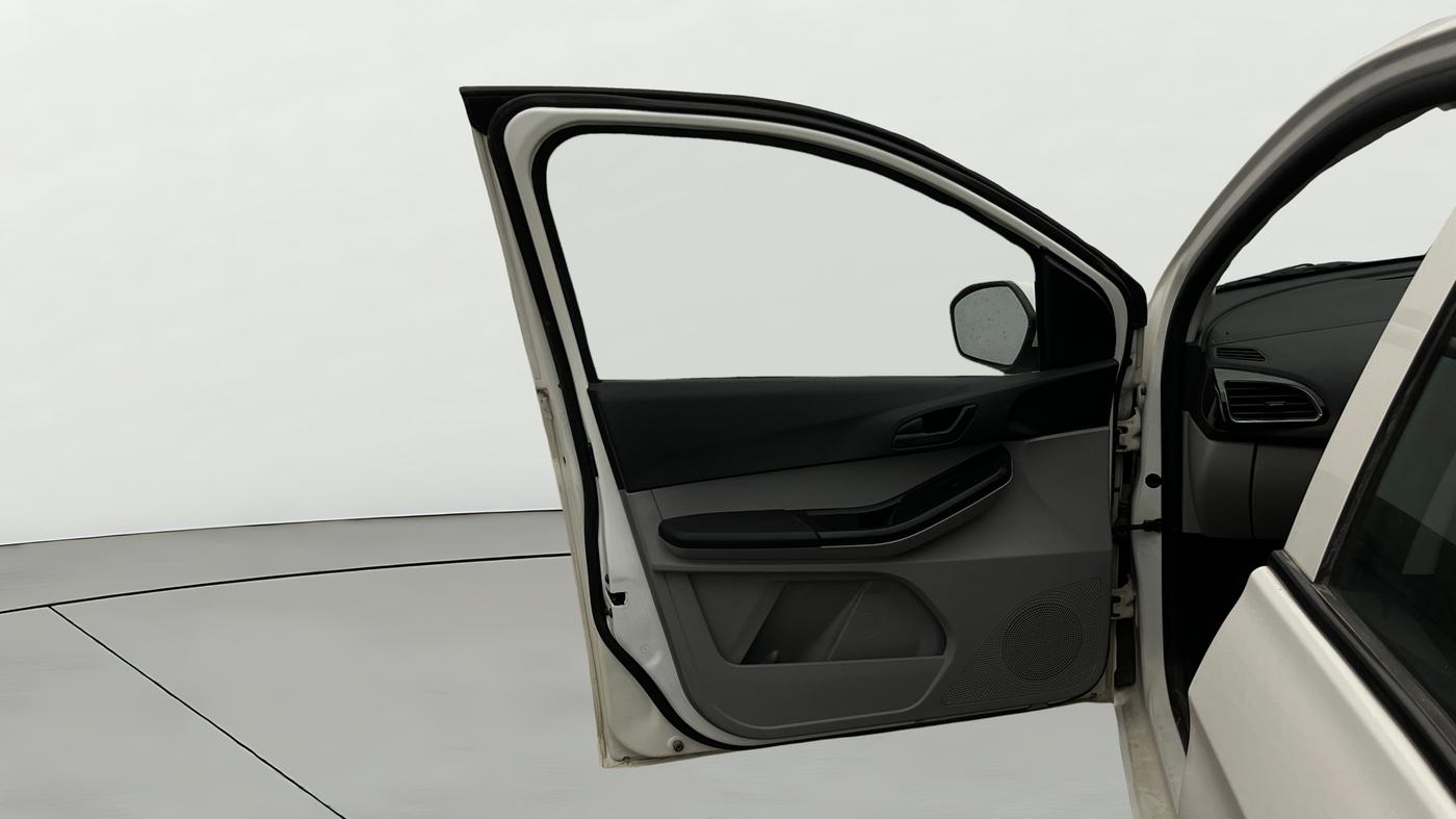 2021 Tata Tiago XT (O) PETROL, Petrol, Manual, 31,998 km, LHS Front Door