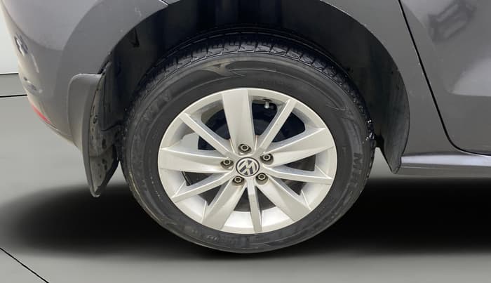 2015 Volkswagen Polo HIGHLINE1.2L, Petrol, Manual, 20,755 km, Right Rear Wheel