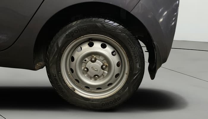 2017 Hyundai Eon ERA +, Petrol, Manual, 68,946 km, Left Rear Wheel