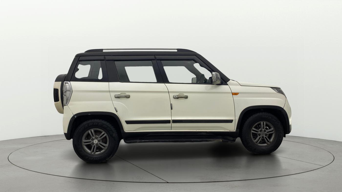 2019 Mahindra TUV300 T10, Diesel, Manual, 59,937 km, Right Side View