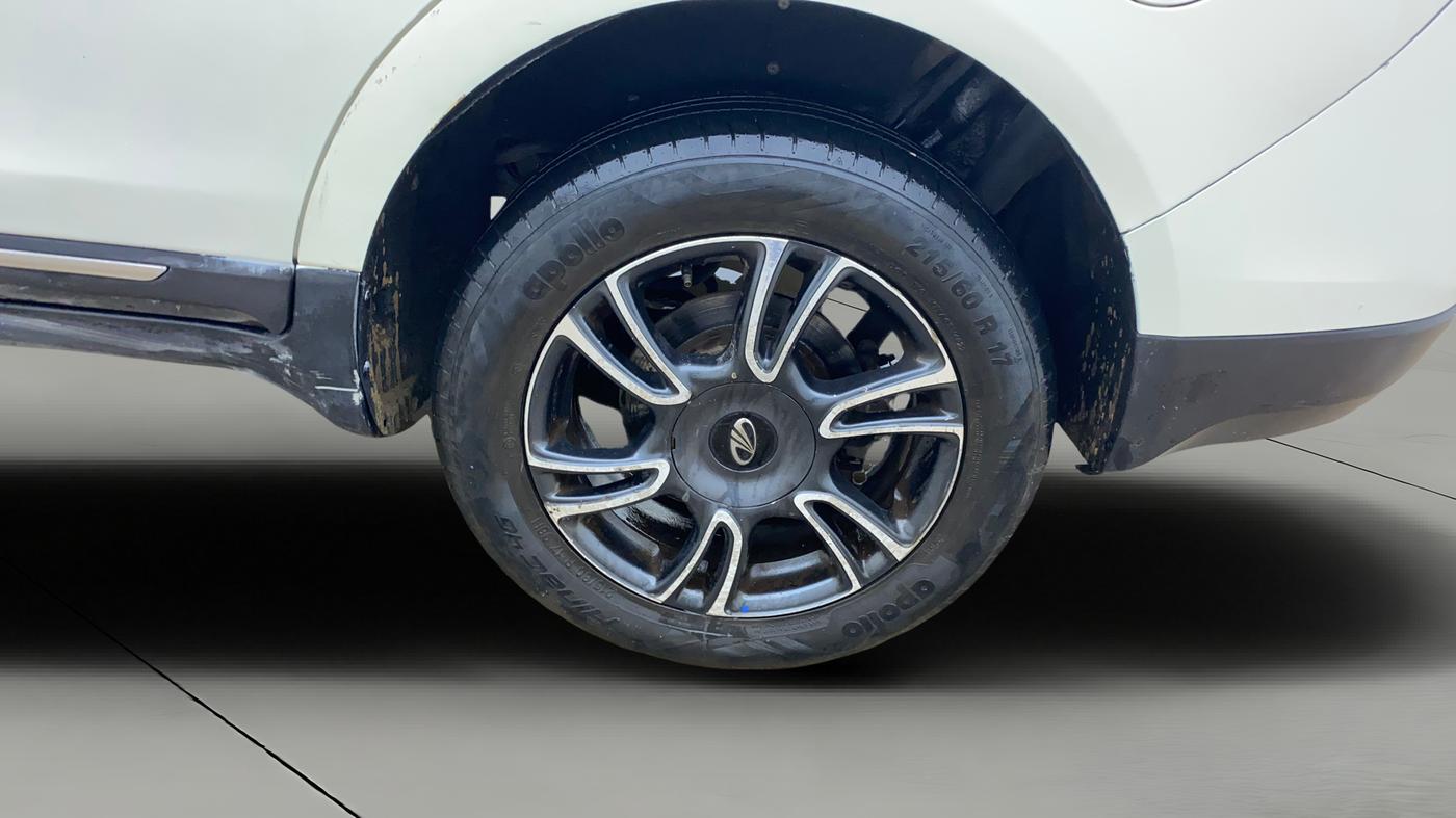 2018 Mahindra MARAZZO M8 7 STR, Diesel, Manual, 1,31,905 km, Left Rear Wheel