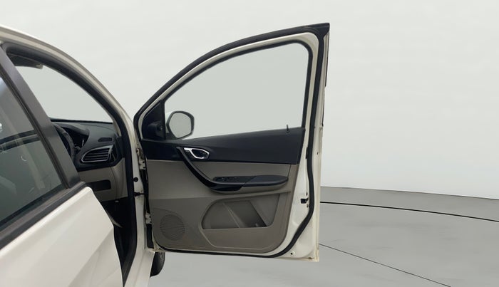 2019 Tata Tiago XZ PETROL, CNG, Manual, 83,500 km, RHS Front Door