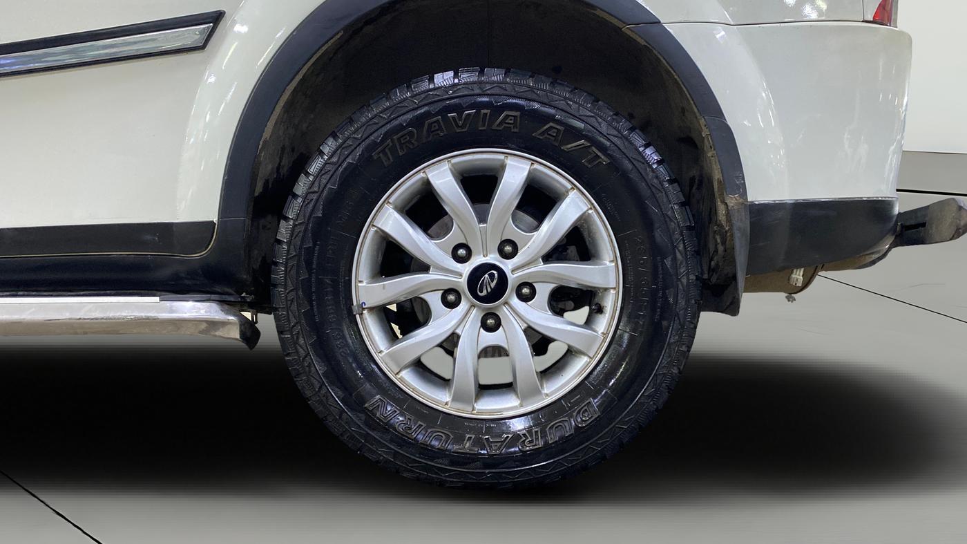 2019 Mahindra XUV500 W9, Diesel, Manual, 77,303 km, Left Rear Wheel