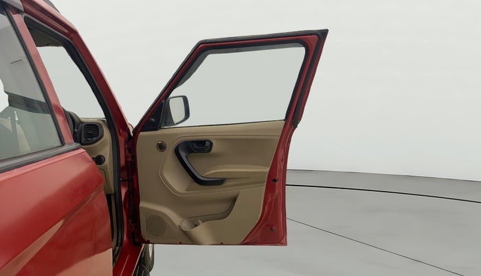 2016 Mahindra TUV300 T6, Diesel, Manual, 73,681 km, RHS Front Door