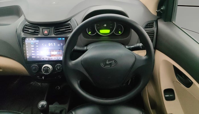 2015 Hyundai Eon MAGNA +, Petrol, Manual, 25,027 km, Steering Wheel Close Up