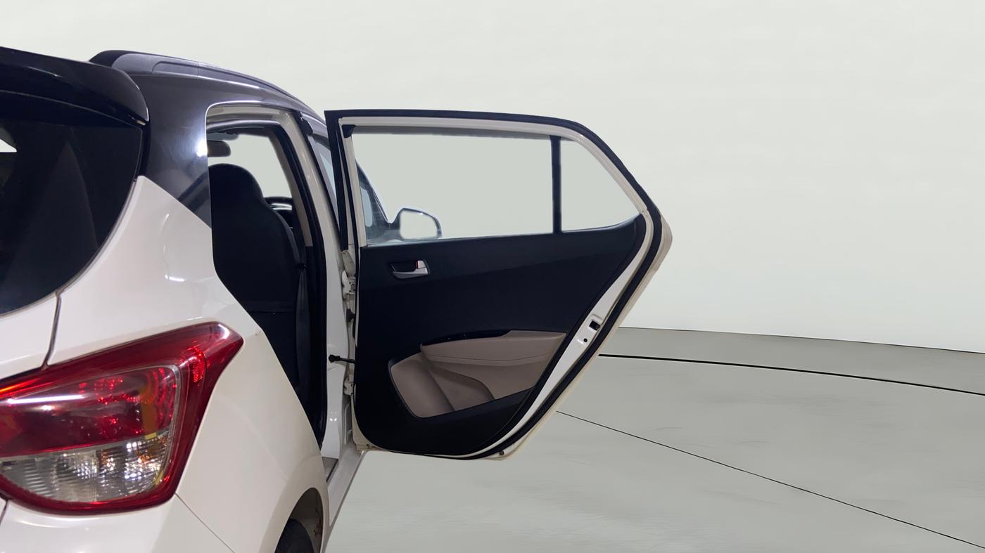 2016 Hyundai Grand i10 ASTA (O) AT 1.2 KAPPA VTVT, Petrol, Automatic, 52,189 km, RHS Rear Door
