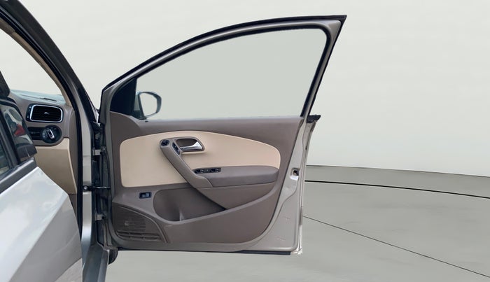 2016 Skoda Rapid 1.5 TDI CR STYLE PLUS AT, Diesel, Automatic, 1,32,232 km, RHS Front Door