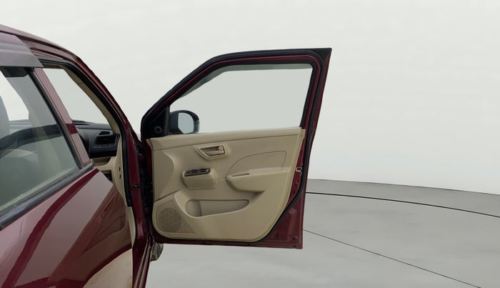 2015 Maruti Swift Dzire LXI, Petrol, Manual, 98,134 km, RHS Front Door