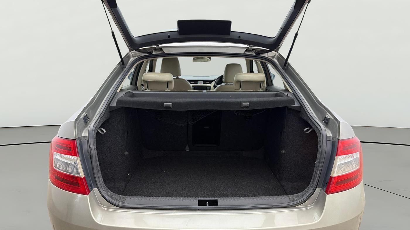 2016 Skoda Octavia STYLE PLUS AT 1.8 TSI, Petrol, Automatic, 99,869 km, Boot Open Zoomed View