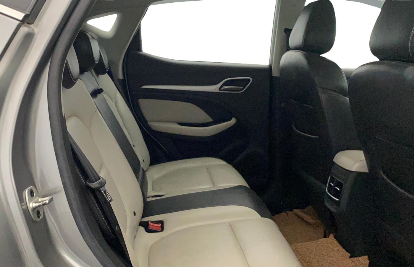 2022 MG ASTOR SAVVY 1.5 CVT, Petrol, Automatic, 90,017 km, Right Side Rear Door Cabin