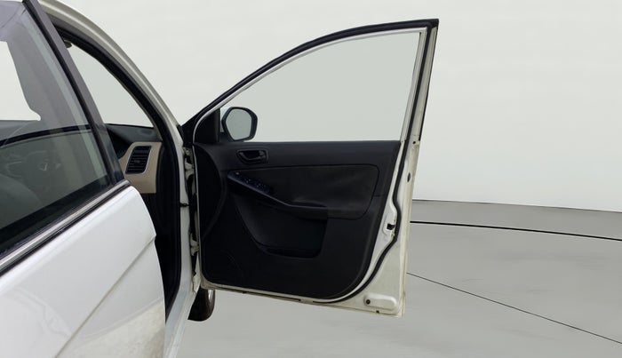 2016 Tata Zest XMS PETROL, CNG, Manual, 98,185 km, RHS Front Door