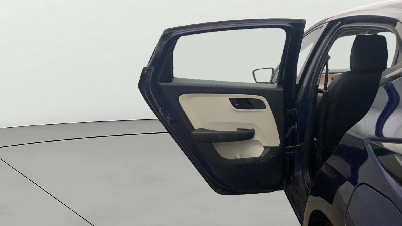 2024 Tata ALTROZ XM PLUS PETROL, Petrol, Manual, 31,608 km, LHS Rear Door