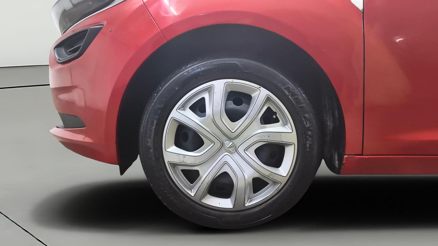 2022 Tata ALTROZ XM PLUS PETROL, Petrol, Manual, 39,741 km, Left Front Wheel