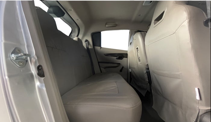 2016 Mahindra Kuv100 K2 PLUS 6 STR, Petrol, Manual, 19,783 km, Right Side Rear Door Cabin