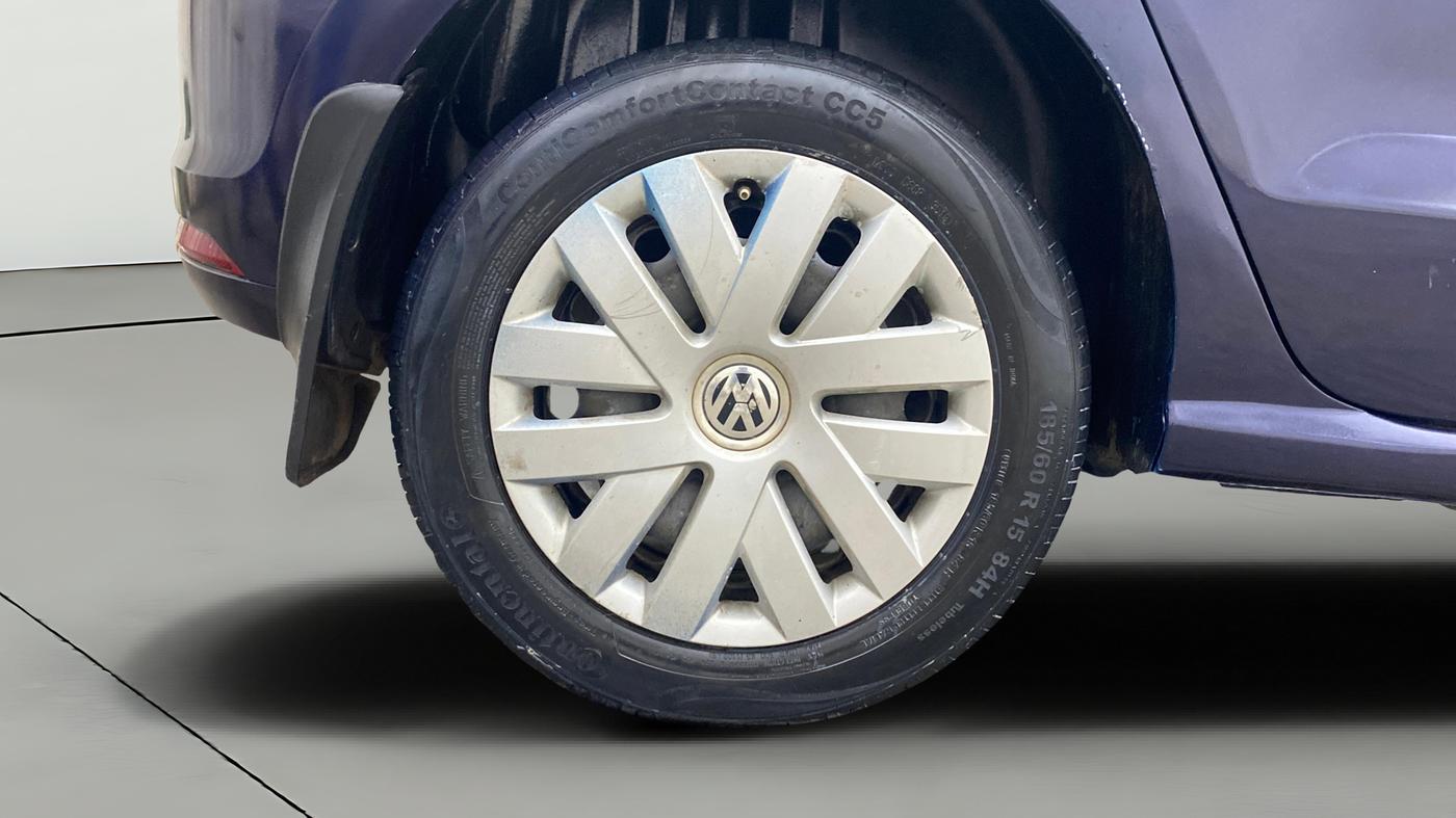 2015 Volkswagen Polo COMFORTLINE 1.2L, Petrol, Manual, 94,778 km, Right Rear Wheel