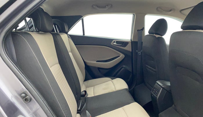 2016 Hyundai Elite i20 ASTA 1.2 (O), Petrol, Manual, 45,841 km, Right Side Rear Door Cabin