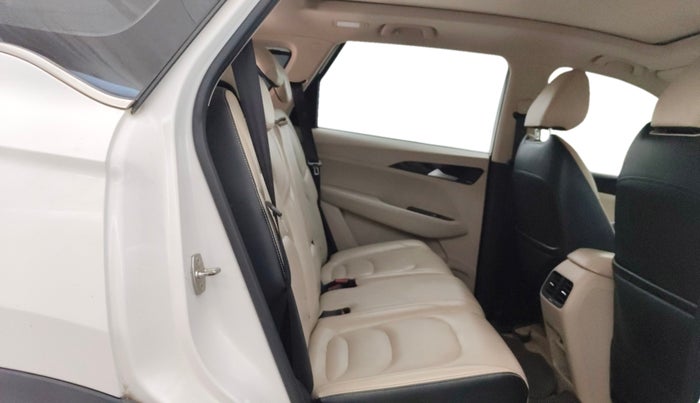 2021 MG HECTOR SHARP 1.5 PETROL CVT, Petrol, Automatic, 65,599 km, Right Side Rear Door Cabin