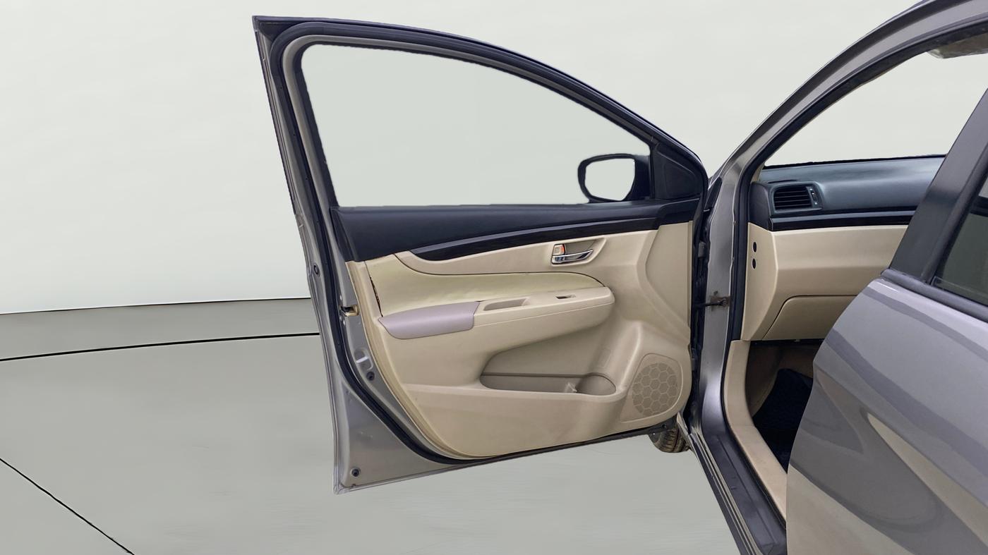 2017 Maruti Ciaz SIGMA DIESEL 1.3, Diesel, Manual, 1,46,842 km, LHS Front Door
