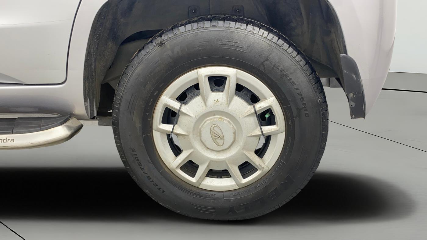 2019 Mahindra TUV300 T6 PLUS, Diesel, Manual, 69,354 km, Left Rear Wheel