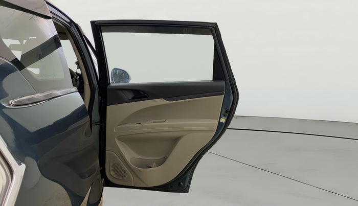 2018 Mahindra MARAZZO M2 7STR, Diesel, Manual, 1,15,675 km, RHS Rear Door