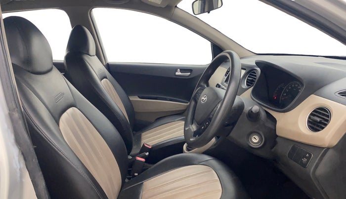 2018 Hyundai Grand i10 SPORTZ AT 1.2 KAPPA VTVT, Petrol, Automatic, 61,118 km, Right Side Front Door Cabin