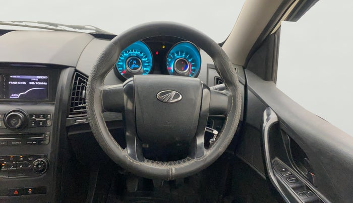 2019 Mahindra XUV500 W5, Diesel, Manual, 85,365 km, Steering Wheel Close Up