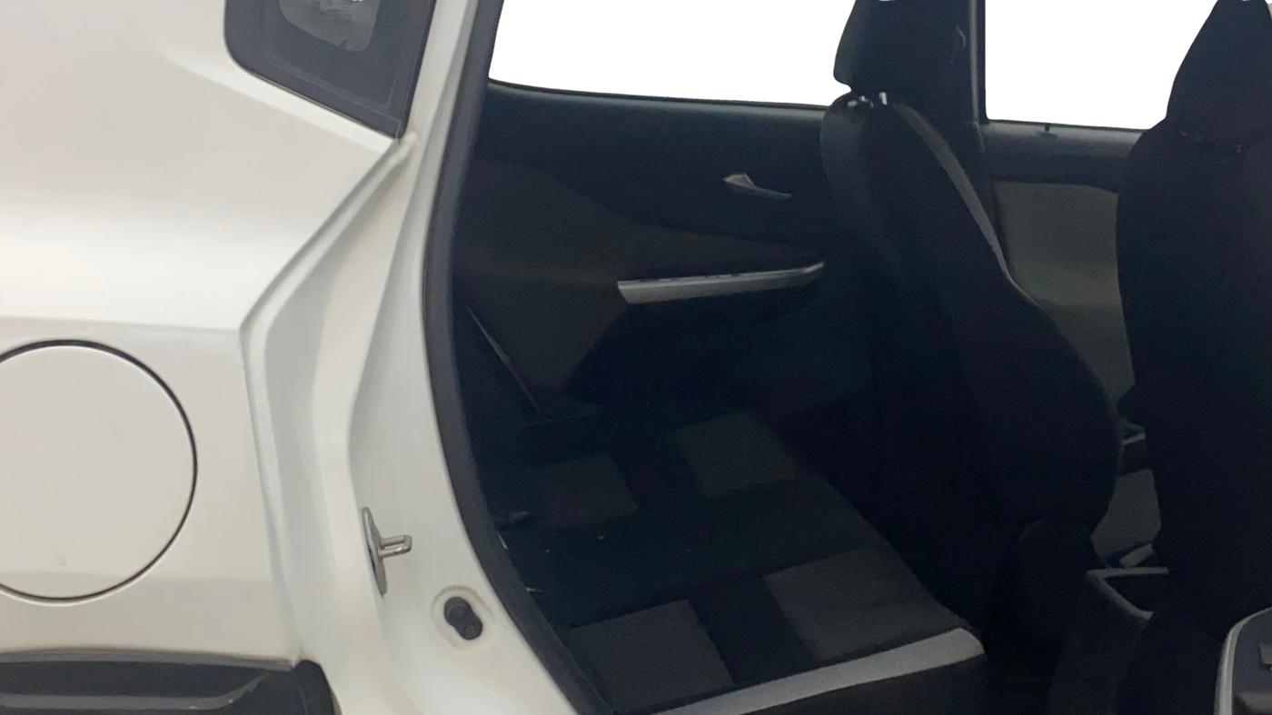 2021 Nissan MAGNITE XL TURBO, Petrol, Manual, 70,817 km, Right Side Rear Door Cabin
