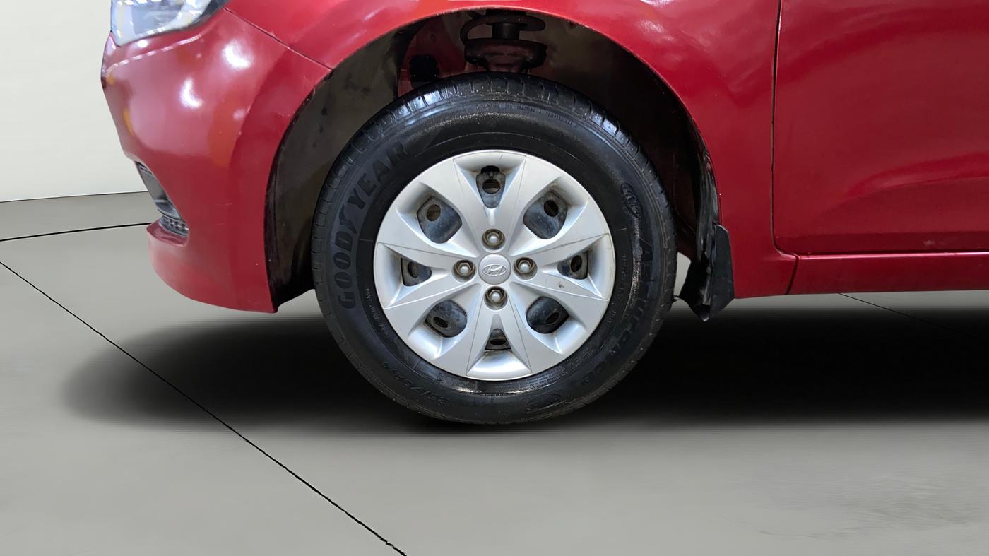 2017 Hyundai Elite i20 MAGNA EXECUTIVE 1.2, Petrol, Manual, 33,283 km, Left Front Wheel