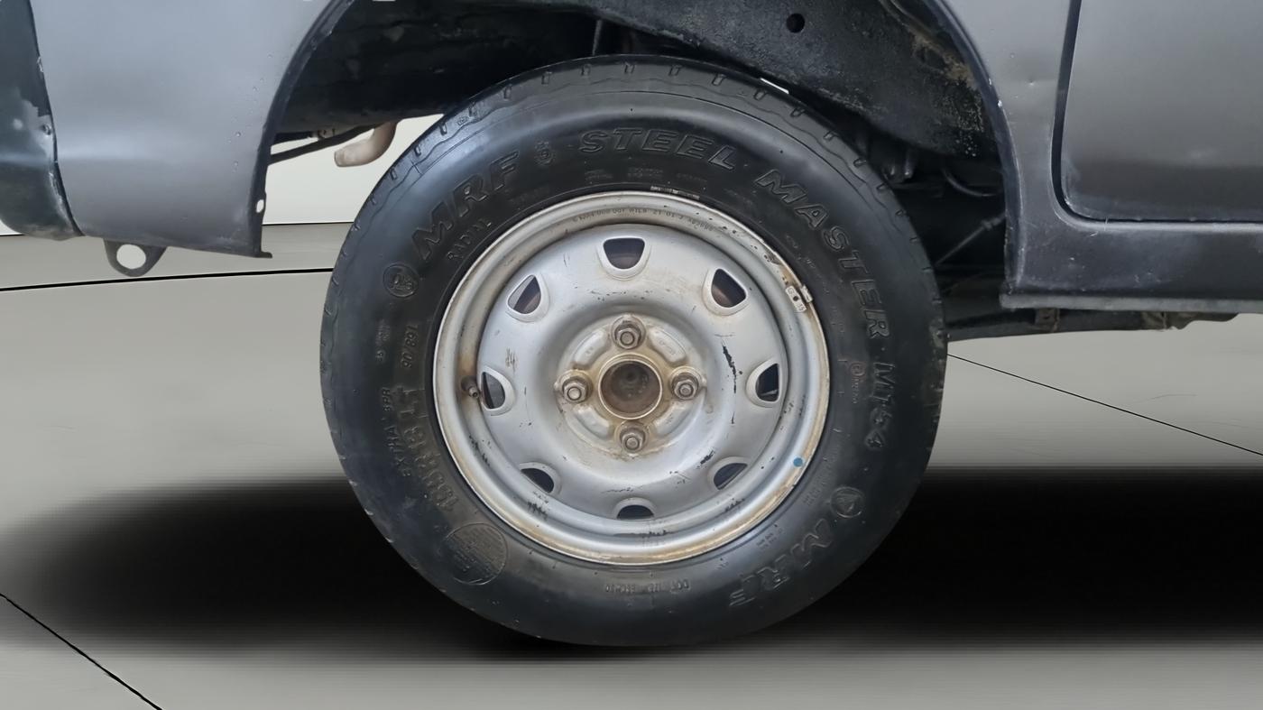 2021 Maruti Eeco 5 STR WITH A/C+HTR CNG, CNG, Manual, 1,20,611 km, Right Rear Wheel