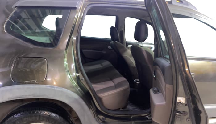 2017 Renault Duster 110 PS RXZ 4X2 AMT DIESEL, Diesel, Automatic, 74,589 km, Right Side Rear Door Cabin
