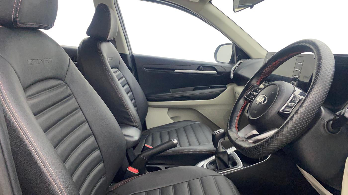 2020 KIA SONET HTX 1.5, Diesel, Manual, 46,976 km, Right Side Front Door Cabin